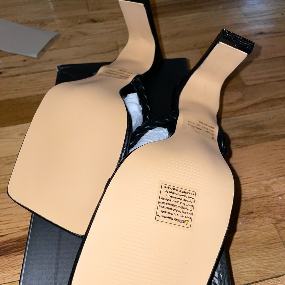 Sandals - Picture 3 of 5